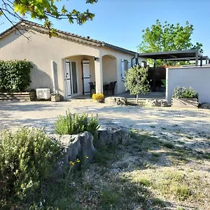 cottage-in-lagorce.hotels-rhonealpes.com/