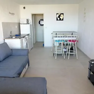 studio-vue-mer-port-de-hyeres-83400.aixenprovencehotels.org/